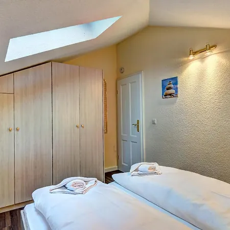 Amethyst Apartment *